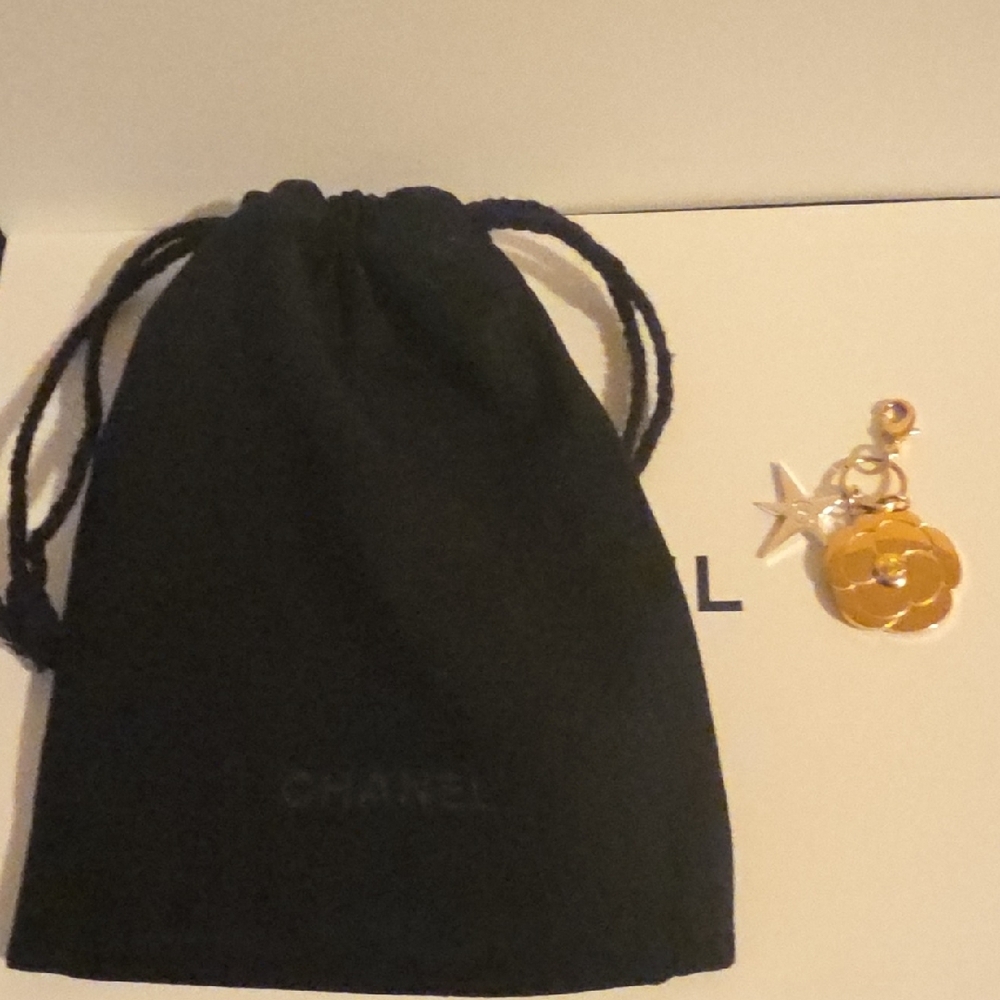 Chanel Gold Camellia Floral Charm with Star Accent - Picture 6 of 6